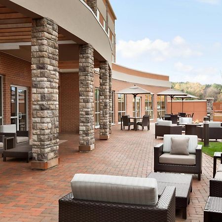 Courtyard By Marriott Boston Dedham/Westwood Hotell Exteriör bild