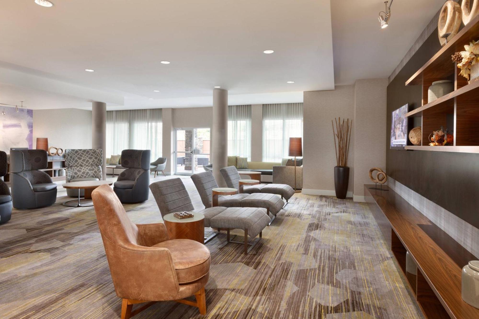 Courtyard By Marriott Boston Dedham/Westwood Hotell Exteriör bild