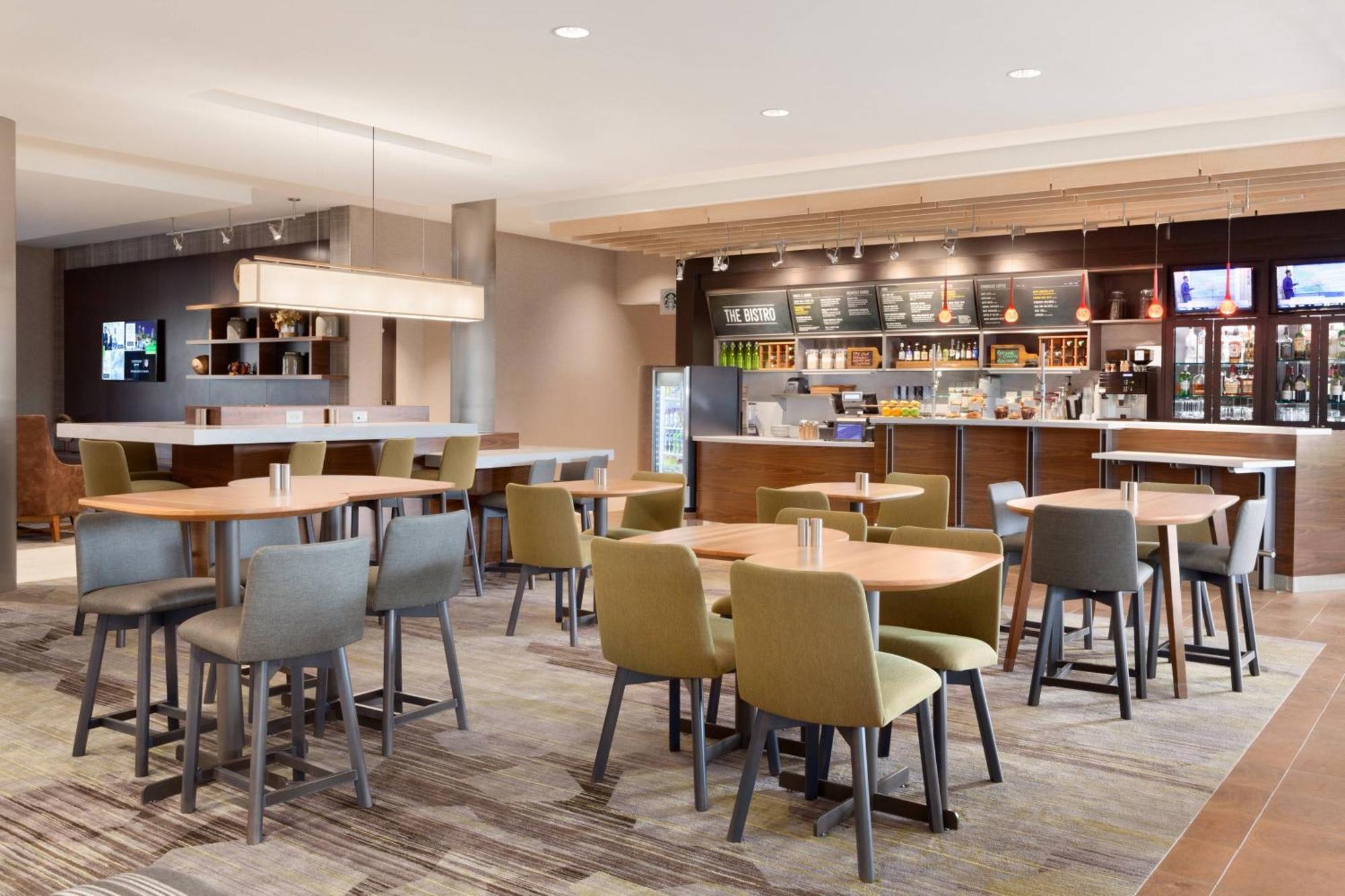 Courtyard By Marriott Boston Dedham/Westwood Hotell Exteriör bild