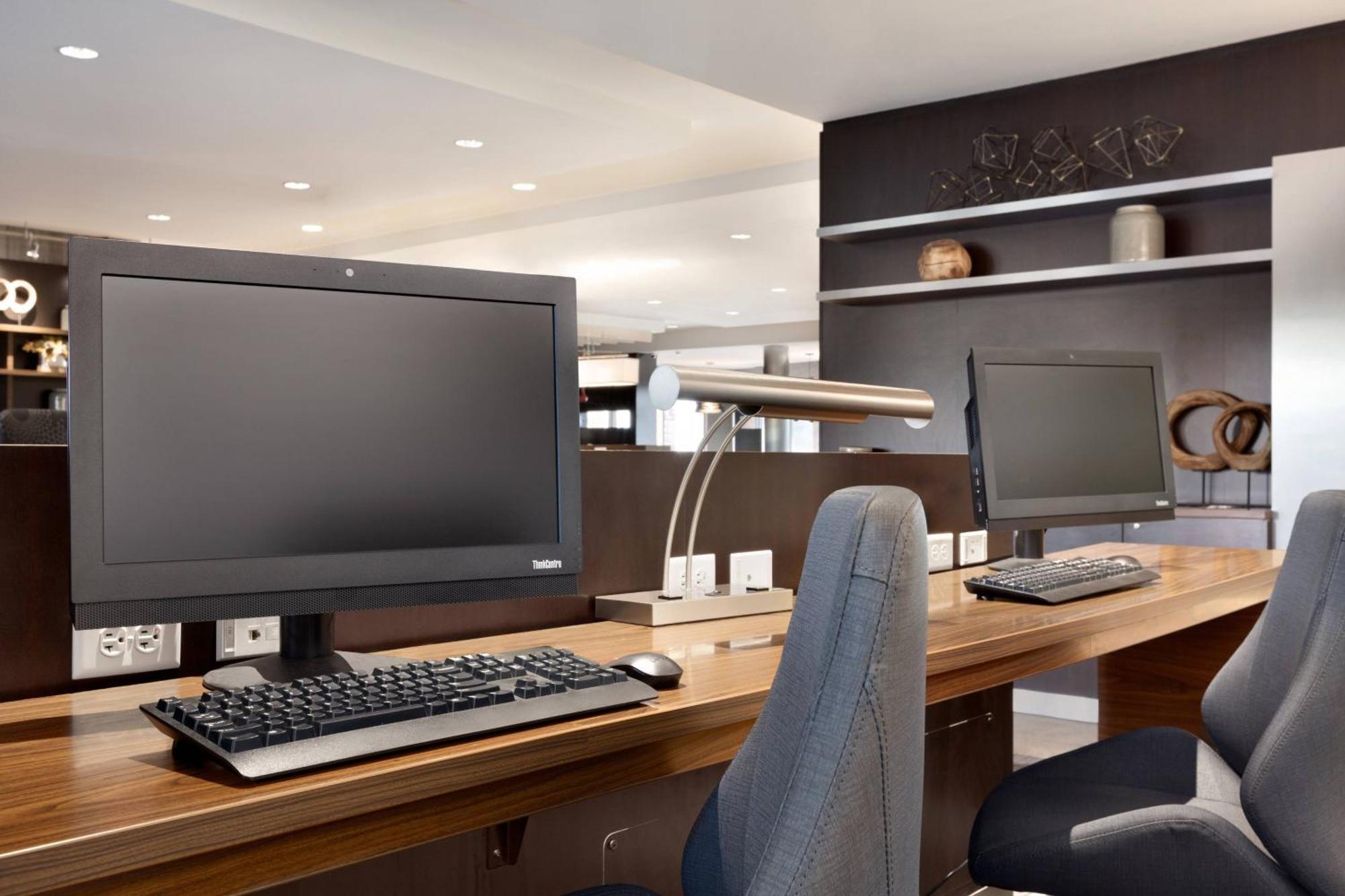 Courtyard By Marriott Boston Dedham/Westwood Hotell Exteriör bild