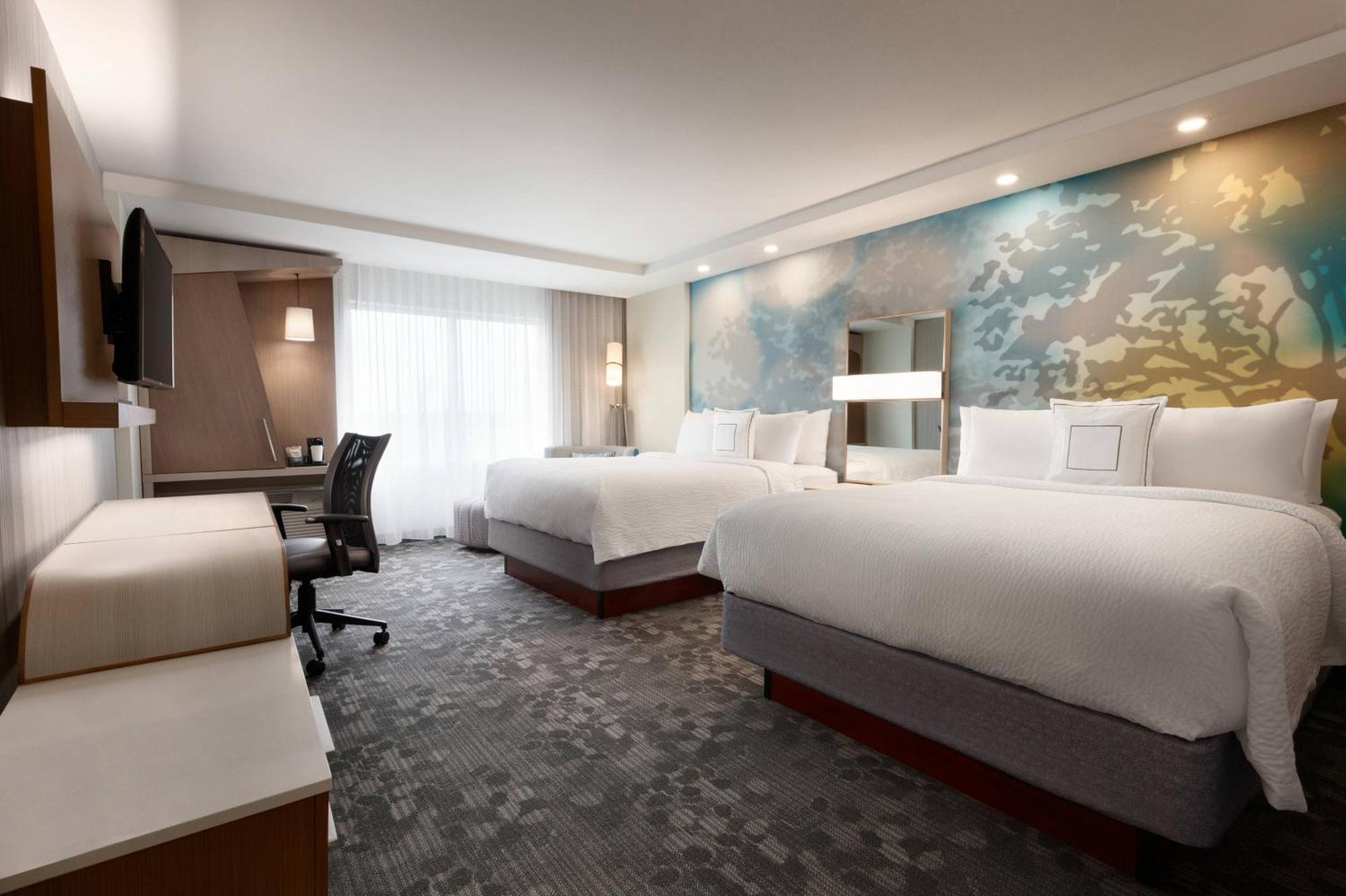 Courtyard By Marriott Boston Dedham/Westwood Hotell Exteriör bild